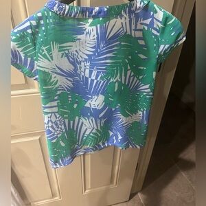 Excellent used condition loft flowy top. Sz. Xs